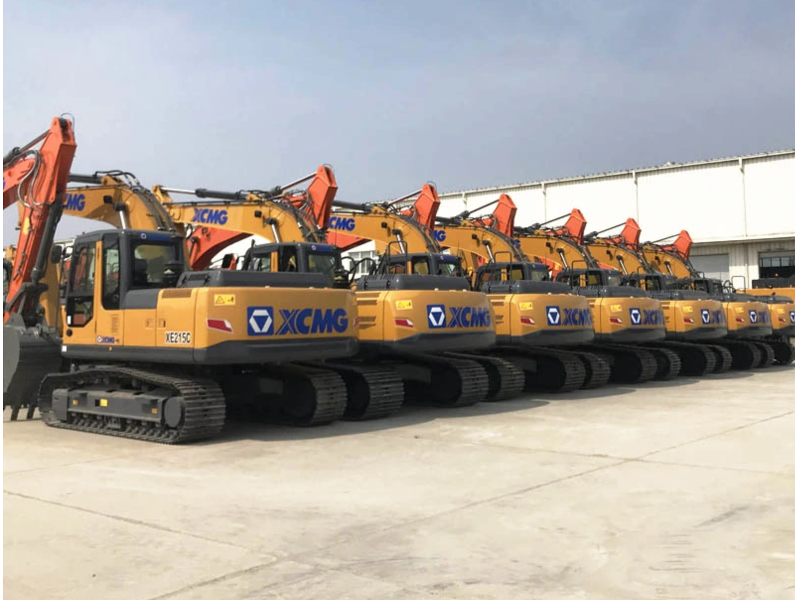 Оранжевый Использованный экскаватор XCMG XE215C Подержанные экскаваторы Kobelco