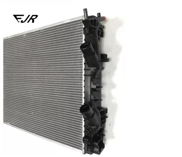 670038340 670030844 670107326 6700087 Coolant Radiator For Ghibli Quattroporte Levante