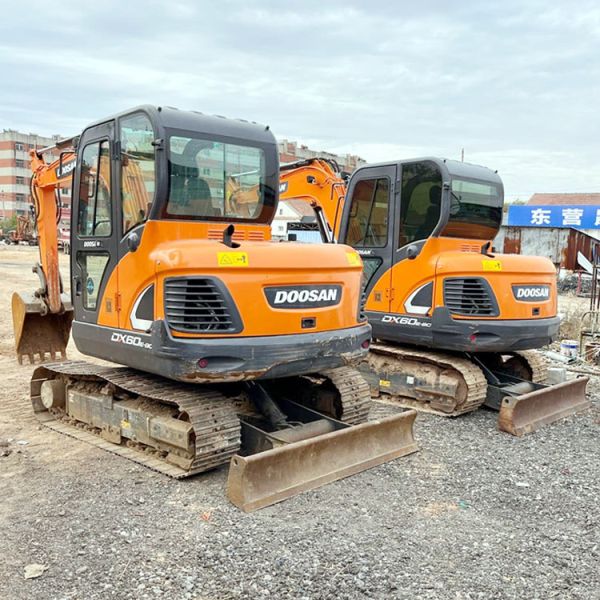 Korea Original Earth-Moving Machinery 6 Ton Excavator Mini Digger for Shanghai Market