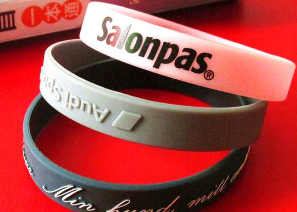 Durable Engraved Rubber Bracelets , Rubber Bracelets With Words Long Life Time