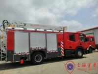 camion de pompiers aérien d'échelle de gamme de jet du boom 60m de 25m avec la plate-forme d'acier inoxydable