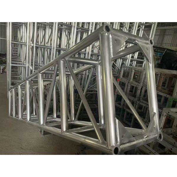 Used 400*600mm Aluminum Alloy 6082-T6 Stage Truss with 300×300 Heavy Duty Triangle Lighting Gantry