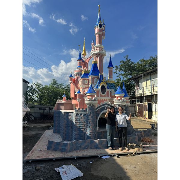 Custom - Made Fairy Tale Castle Sculpture for Amusement Parks | High - Quality Artistic Outdoor Decor