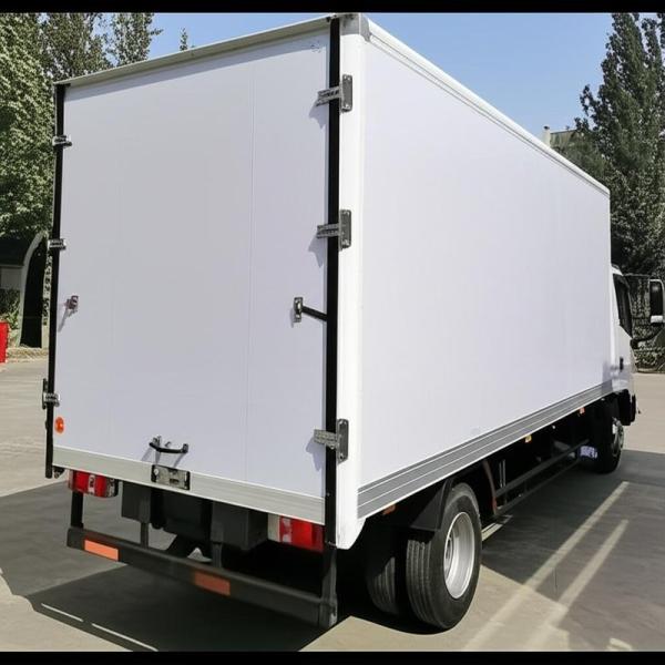 Carrosserie de camion frigorifique pour viande avec panneaux sandwich en PRV