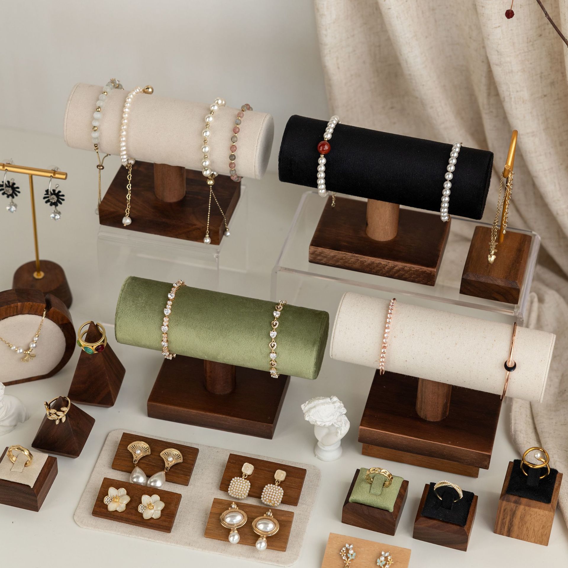 Exquisite Jewelry Display Holder for Gemstone and Diamond Show