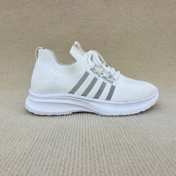 Lightweight White Sneakers Women Antislip Soft Leather White Trainers
