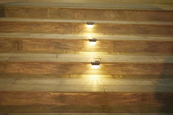 Decorative Waterproof Solar Powered Garden Lights Solar Wall Lamp Light Stair LED Light