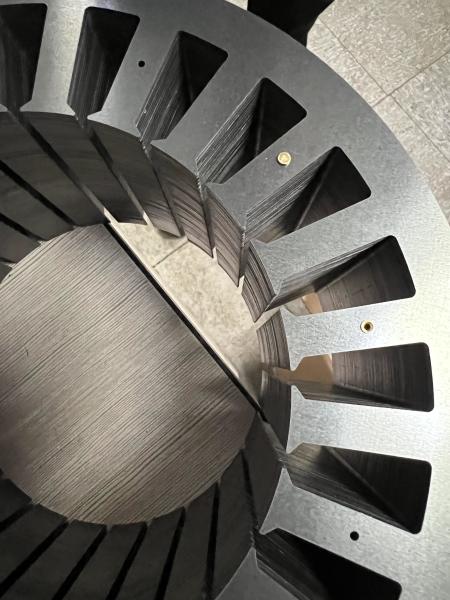OEM Assemblage de rotor et de stator lourds. Moteur électrique personnalisé pour applications industrielles.