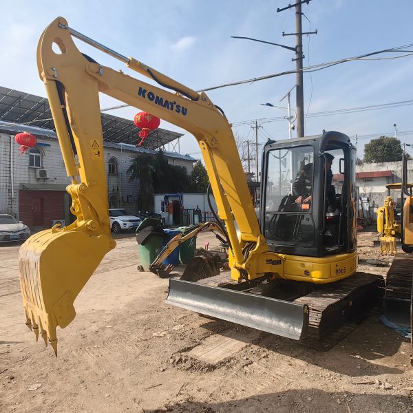 Used Mini PC40 Komatsu Backhoe Excavator 4ton Engineering Construction Machinery Digger
