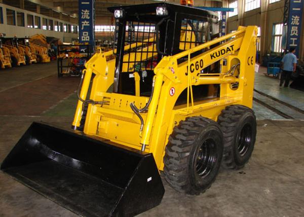 4 Stroke Diesel engine  4WD Skid Steer Loader Rental 0.4 - 0.5 m3 Bucket Capacity