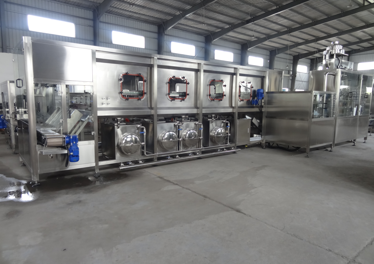 Машина завалки питьевой воды 600BPH, машина воды 5 галлонов разливая по бутылкам полноавтоматическая