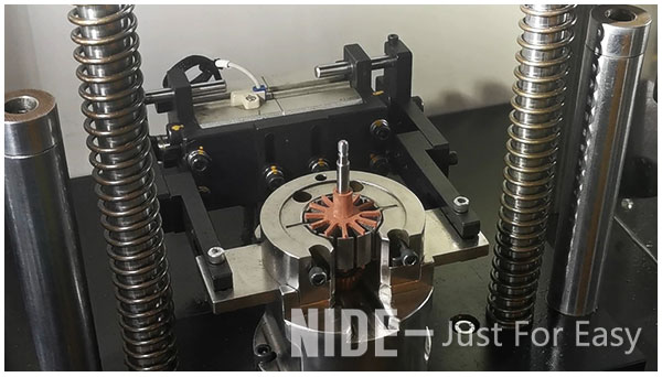 Машина Semi автоматического вала коммутанта Armature отжимая