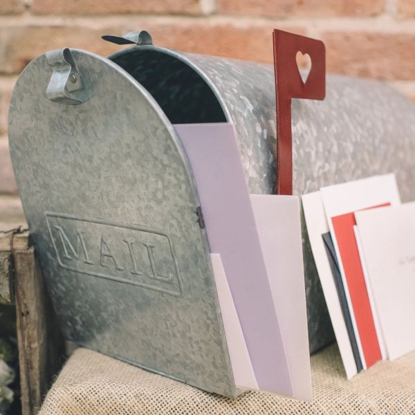 Настроенный логотип Американский стиль свадьба почтовый ящик почтовый ящик карточки ящик металлический с красным флагом сердца