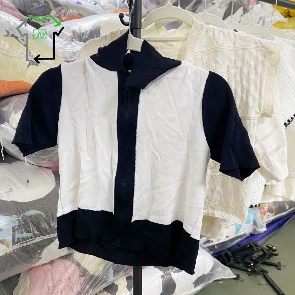 Wholesale Used Knitted Tops Clean Women Clothing Preloved Knitted Shirts Button-up Cardigan Style Used Clothes Second Hand Clothes
