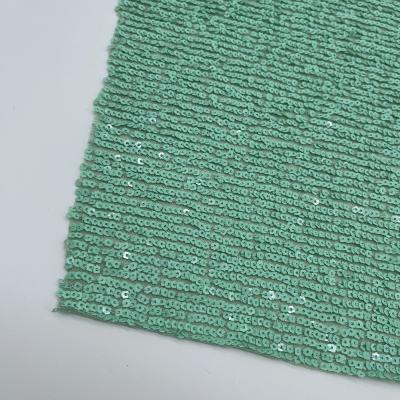 Forme Différentes techniques de couleur Séquins brodés Matériau M01-043