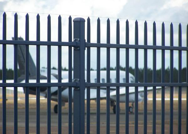 ISO9001 Steel Tubular Fencing , 2.1x2.4m 3 Rail Steel Fence