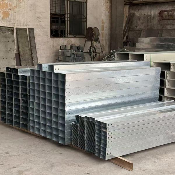 1.0mm-2.5mm Thickness Galvanized Cable Tray 50mm-1000mm Width Heavy Duty and Versatile Tray