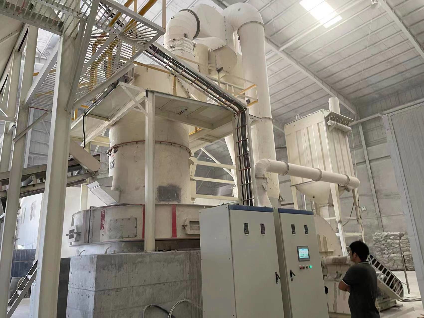 3r 4r 5r Limestone Gypsum Raymond Grinding Mill with 17-19r/min Rotationl Speed