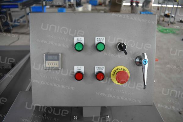 Commercial Kitchen 500 kg/h Sand Blasting Surface Fruit and Vegetable Washing Machine