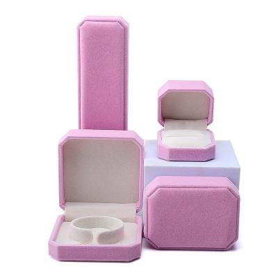Forme octogonale Flannelette rose Coffret de bijoux pour collier Bracelet Ring dernier style