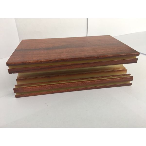High Simulation Wood Grain Aluminium Profiles Surface Exquisite