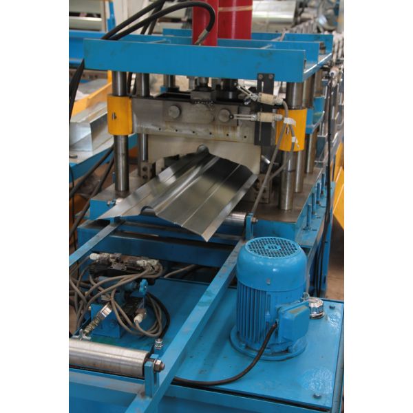 Roof Ridge Cap Roller Making Machine Single Chain 7.5Kw Standing Seam Roll Former