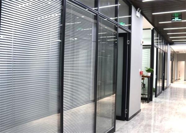 SGS Soundproof Office Glass Partition Walls Smallest Seamless Effect