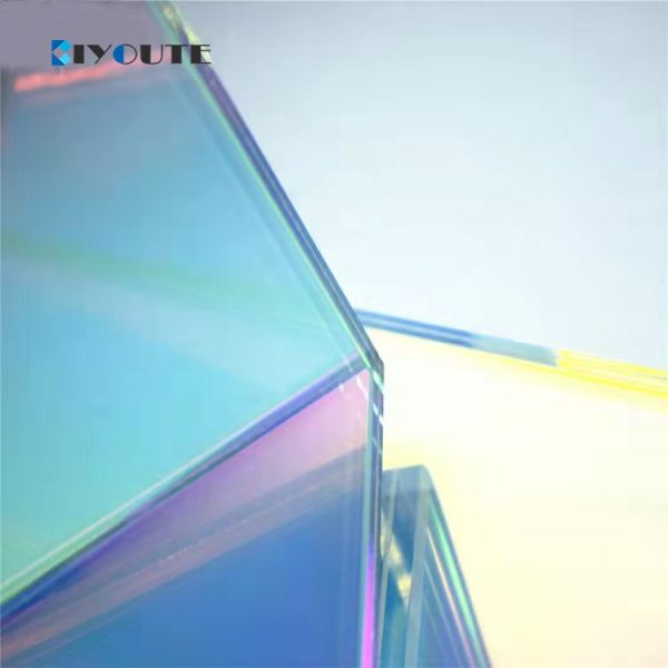 Производители выгравированного дихроического витража