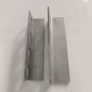 Water Resistant Slotted Angle Bar Pre Punched Angle Iron Q235 Base
