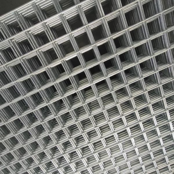 Oxidation Resistive Hot Dipped Galvanized Welded Wire Mesh Panels with Square Hole Design