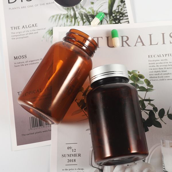 Highly Customized Luxury Black Frost Pill Bottle Capsule Bottle Green Plastic Vitamin Medicine Bottle Personal Care Packaging With Screw Cap