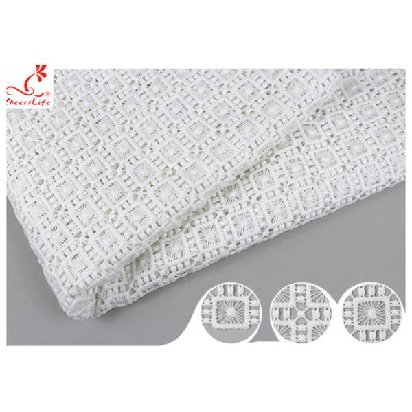 Ткань шнурка Польши вышитая гипюром флористическая с расстворимым в воде поли азо шелка молока свободно