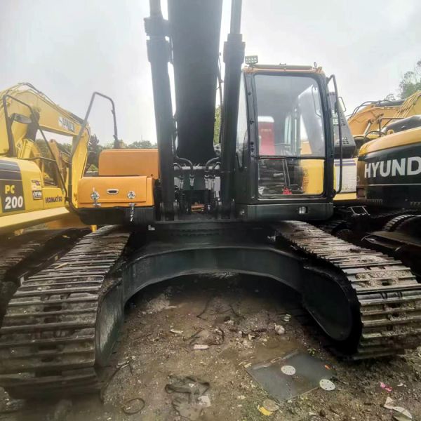 30000 кг масса машины 1,38 м3 вместимость ведра использованный экскаватор Hyundai 305