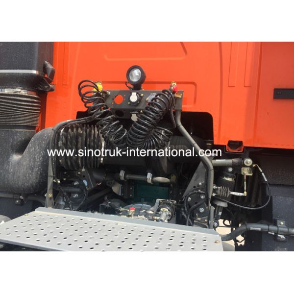 Tractor anaranjado del color de Howo del camión confiable del tractor y consumo de combustible bajo del camión