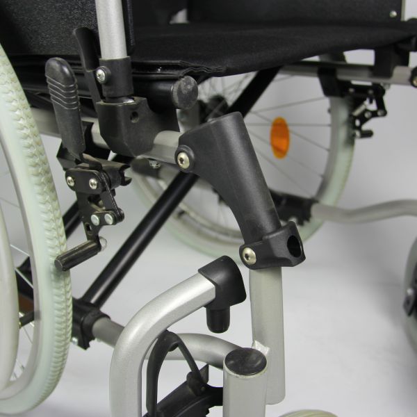 Lightweight Aluminum Manual Wheelchair Detachable Front Wheel