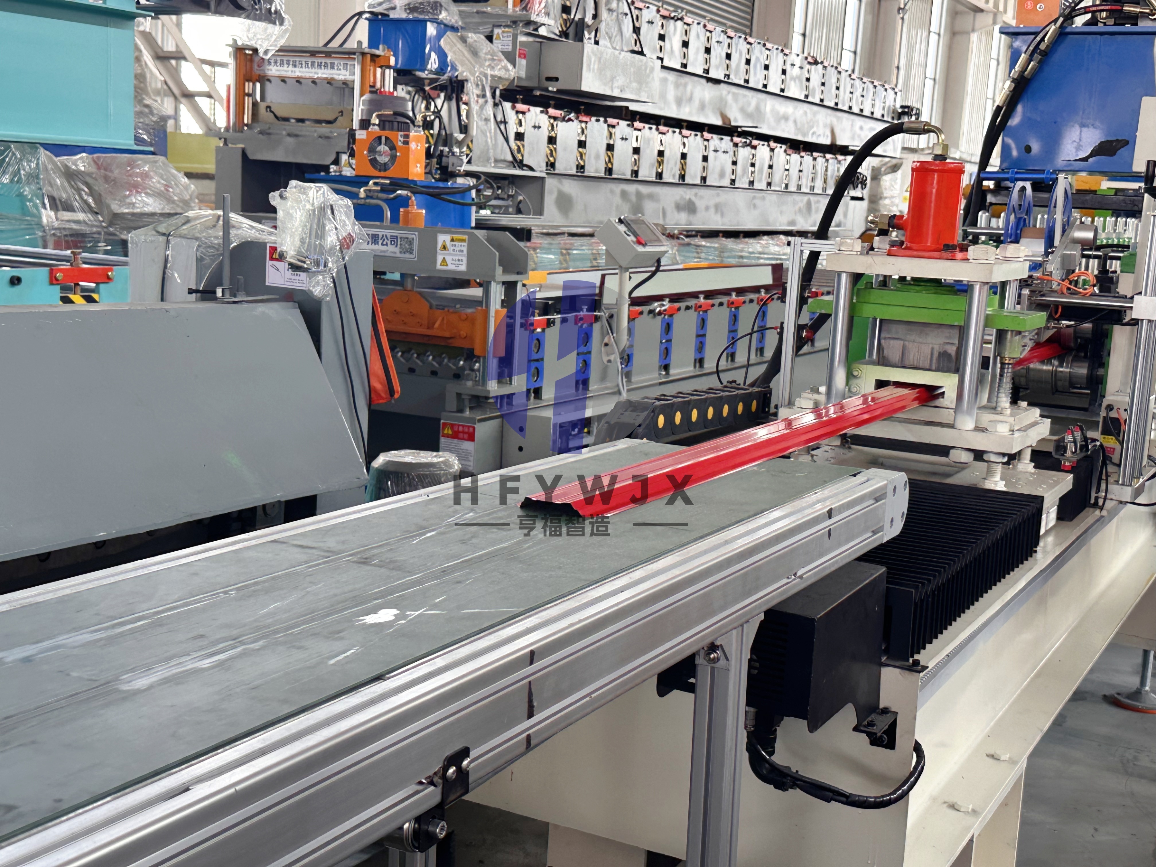 High Performance Fence Roll Forming Machine with Non-stop Flying Shear Cutting, 16 Rows Rollers, and Automatic Stacking