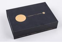 Magnético de caixa de presente de papelão preto com inserção personalizada para garrafas