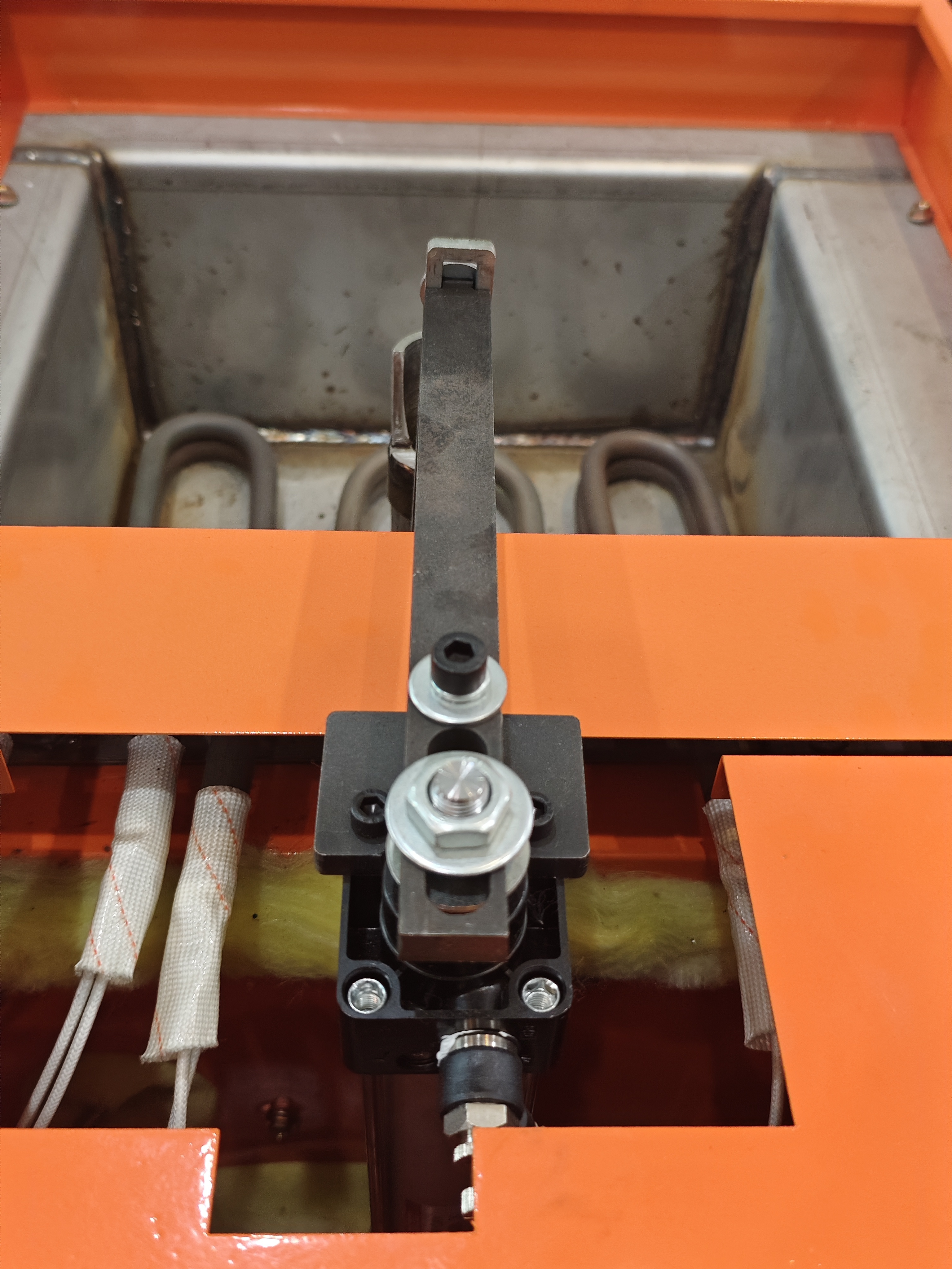 Full Automatic Centrifugal Casting Machine for Metal Artificial Fishing Bait Production Equipment