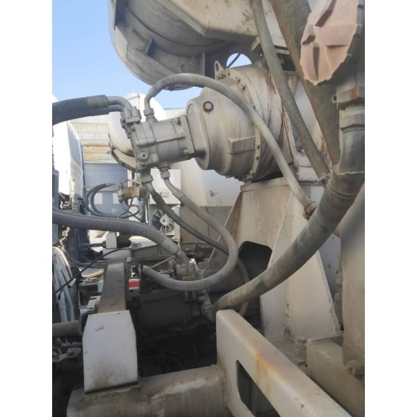 Подержанный бетонный смеситель GAC Hino 6х4 350 л.с.