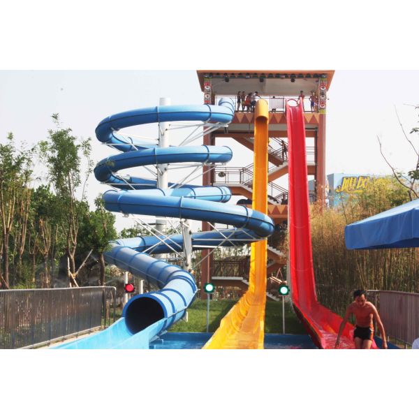 Ширина 0.8m длиннего спиральн оборудования парка Aqua езды воды внутренняя