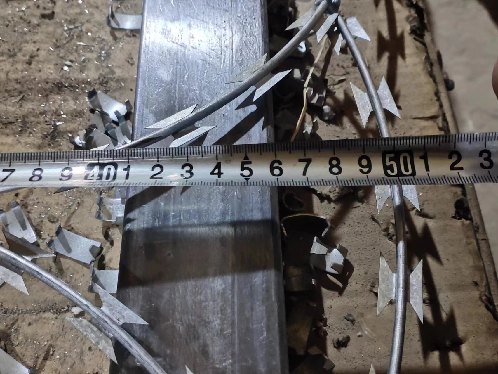 Heavy-Stranded Razor Barbed Wire for Reinforced Fences with Multiple Wires