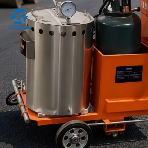 100kg LPG Heated Painting Thermoplastic Road Marking Machine / Equipment For Road Construction