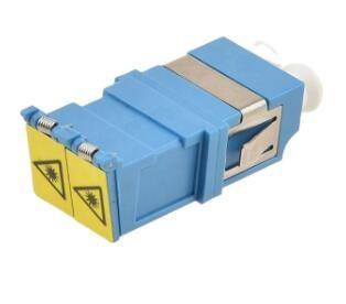 adaptador híbrido FTTH LC/adaptador frente e verso plástico da manutenção programada do cuidado laser do APC com obturador