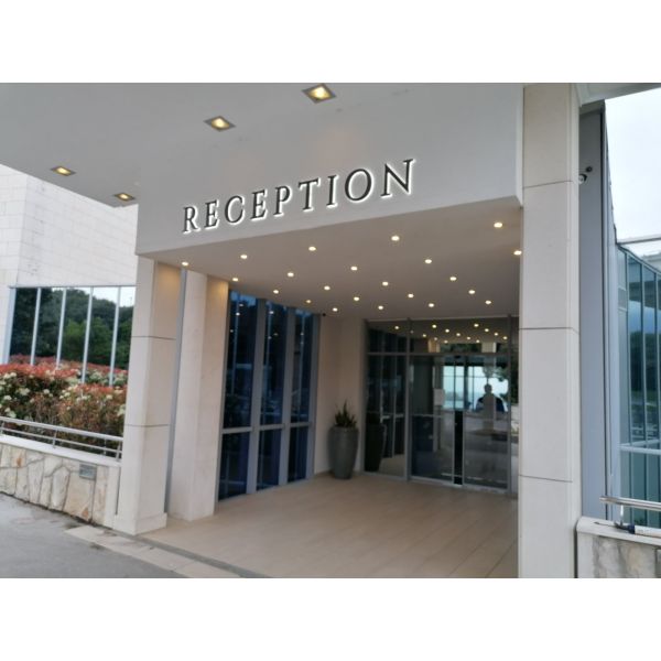 30mm Mirror Gold Hotel Backlit Channel Letter Signs