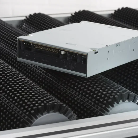 Brosses à rouleaux pour le nettoyage des objets de transport