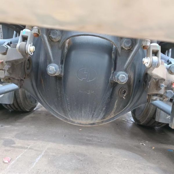 Power Assisted Hydraulic Steering Sinotruk Chassis Dumper Truck for Rough Terrain