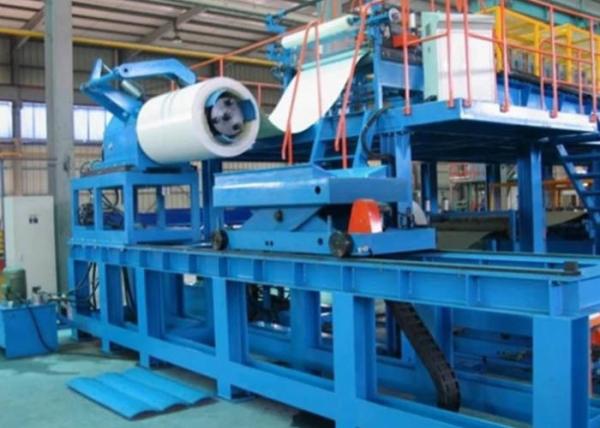 PU Sandwich Panel Steel Roll Forming Machine 0 - 8m Every Min Continuous