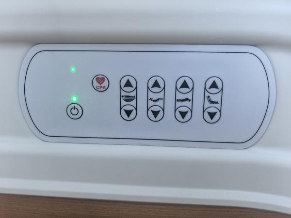 電動電源付き病院分娩台、最大耐荷重200kg、クラスII医療機器