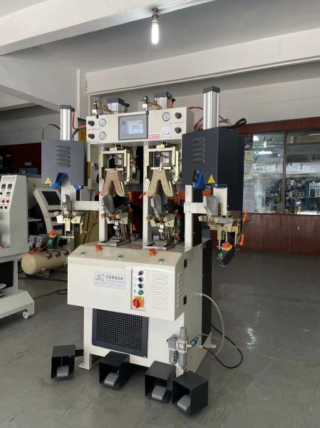 Highly Precise Cold Hot Back Part Molding Machine 680 Aircons 0.6Mpa For Shoe Manufacturing