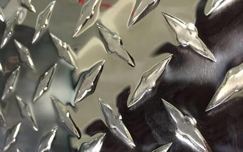 3003 H32 4X8 Aluminum Diamond Tread Sheet For Trailer Floor / Car / Stair